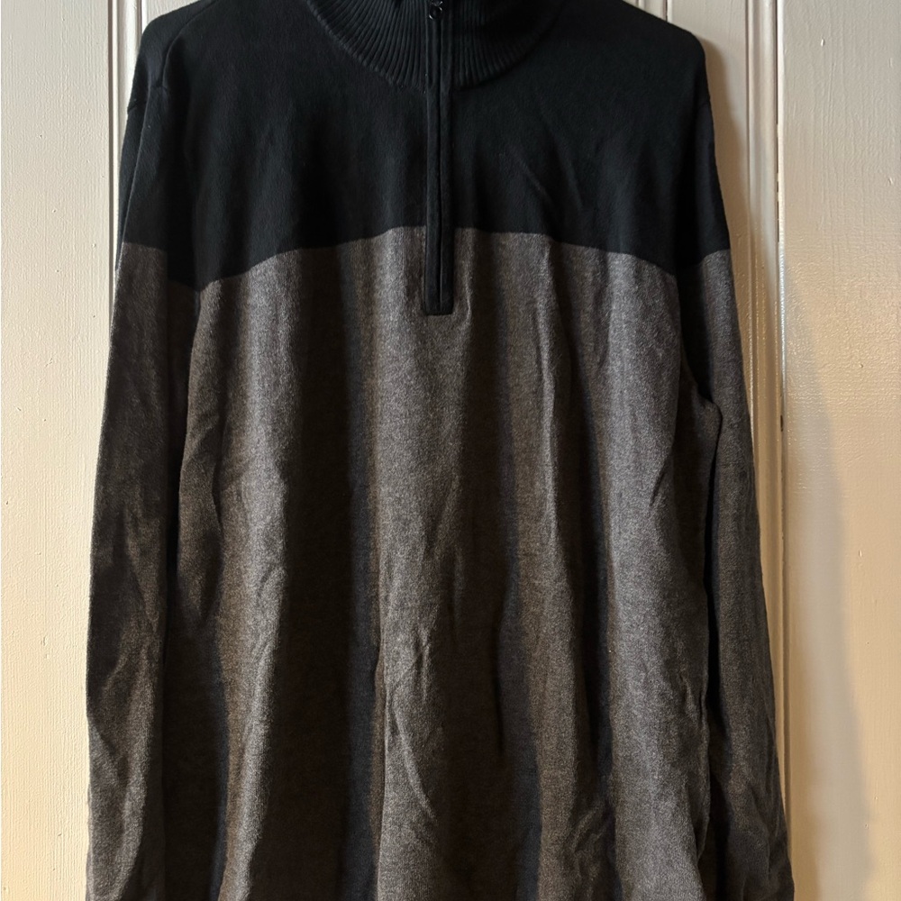 The North Face Men's Black and Gray Zip-Up Sweater